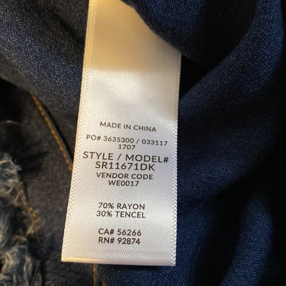 Splendid Blue Frayed Wide Leg Chambray Denim Jumpsuit NWOT - Picture 11 of 12